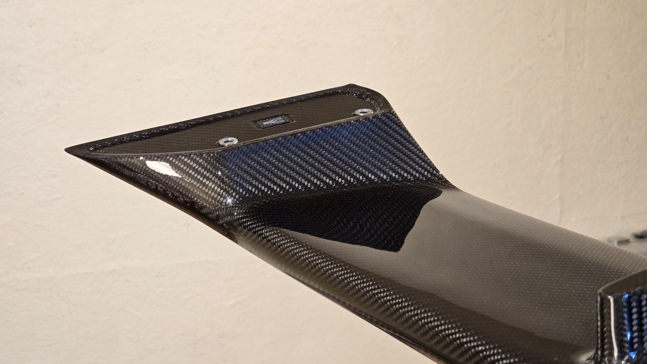 Carbon fiber '2.3-16v' wing