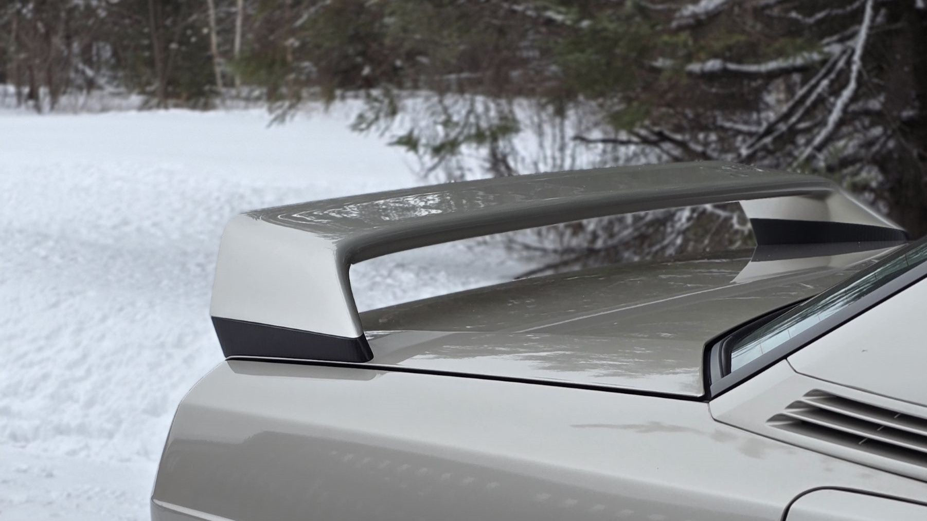mercedes 190e W201 with STEVS design carbon fiber parts