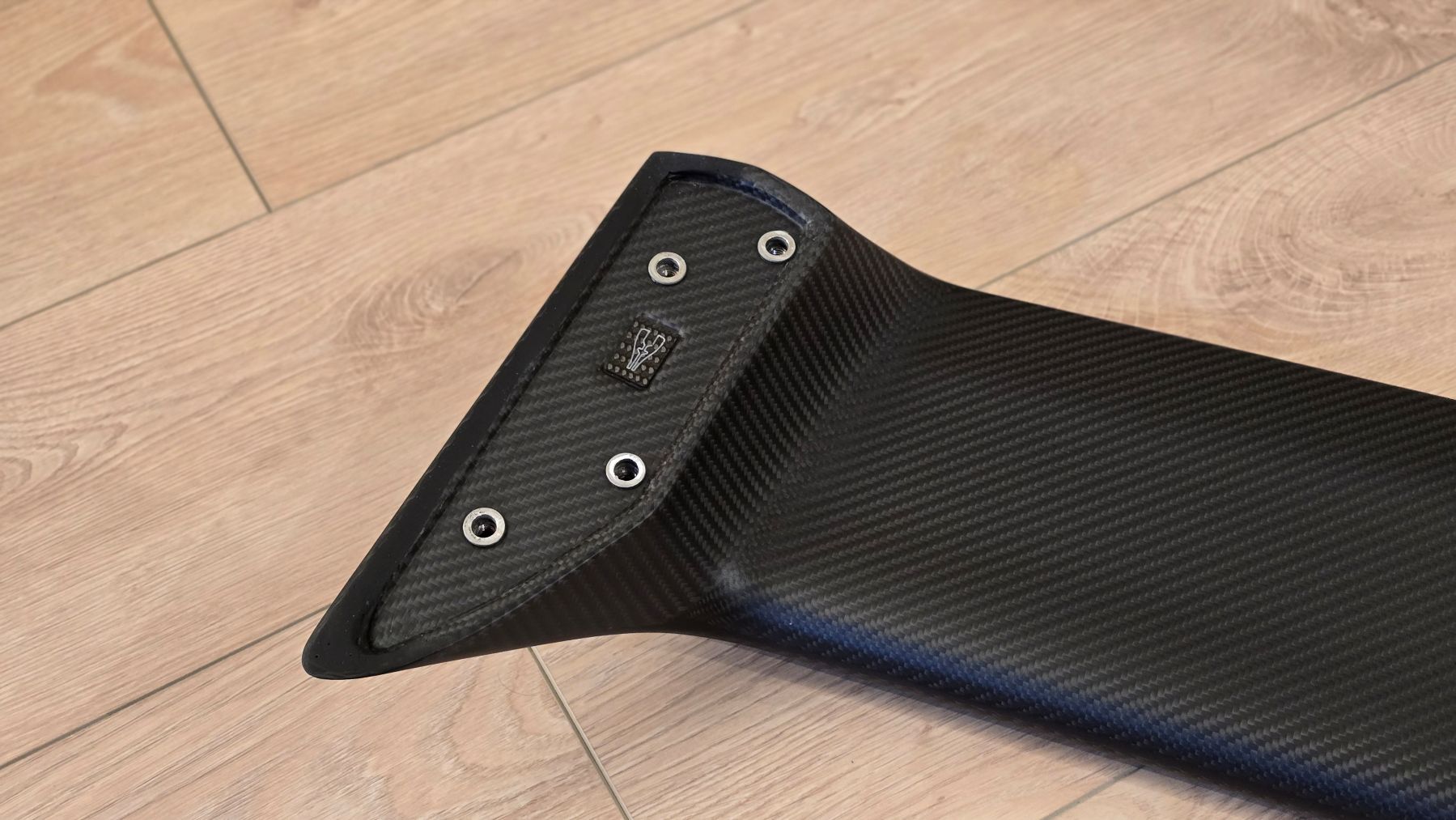 Carbon fiber '2.3-16v' wing