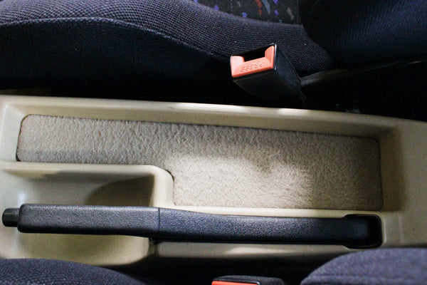 Center console pocket - Carbon fiber trim