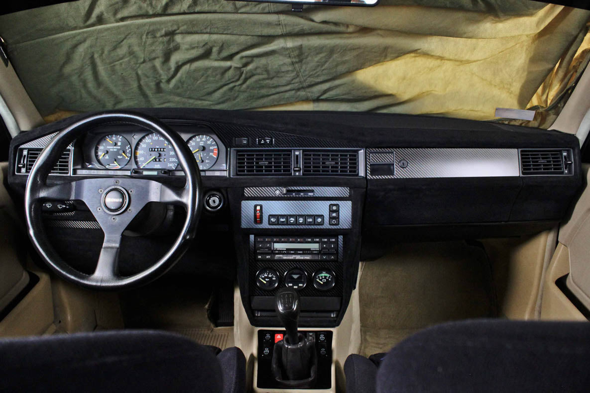 Glove box - Carbon fiber trim
