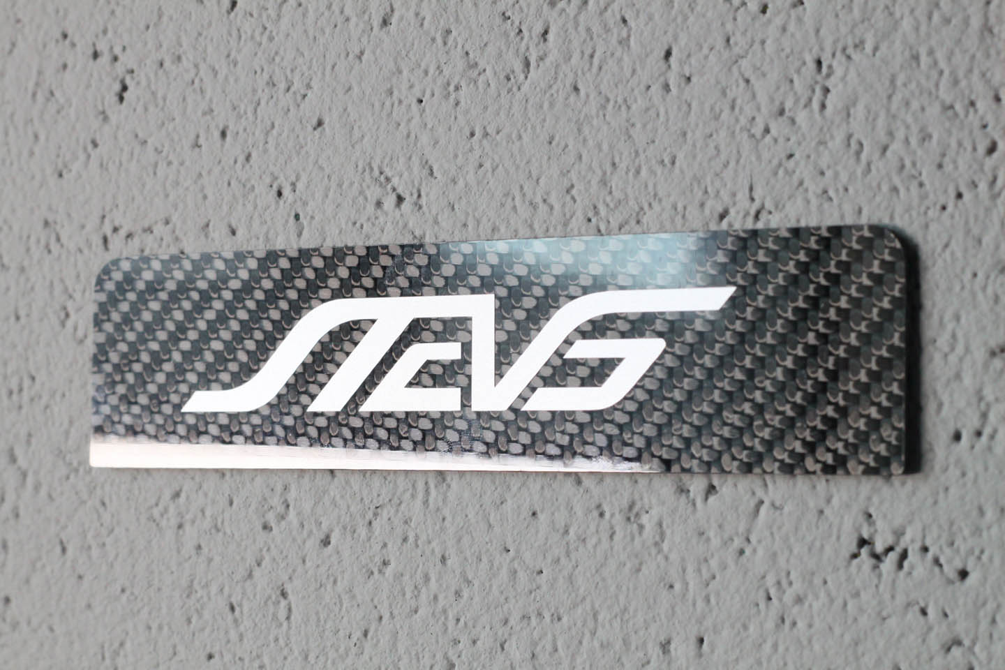 Carbon fiber - Stick-on license plate bezel - Small