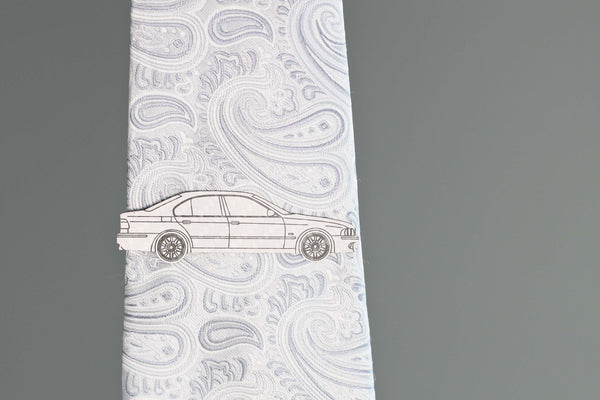 M5 (E39) carbon fiber tie clip