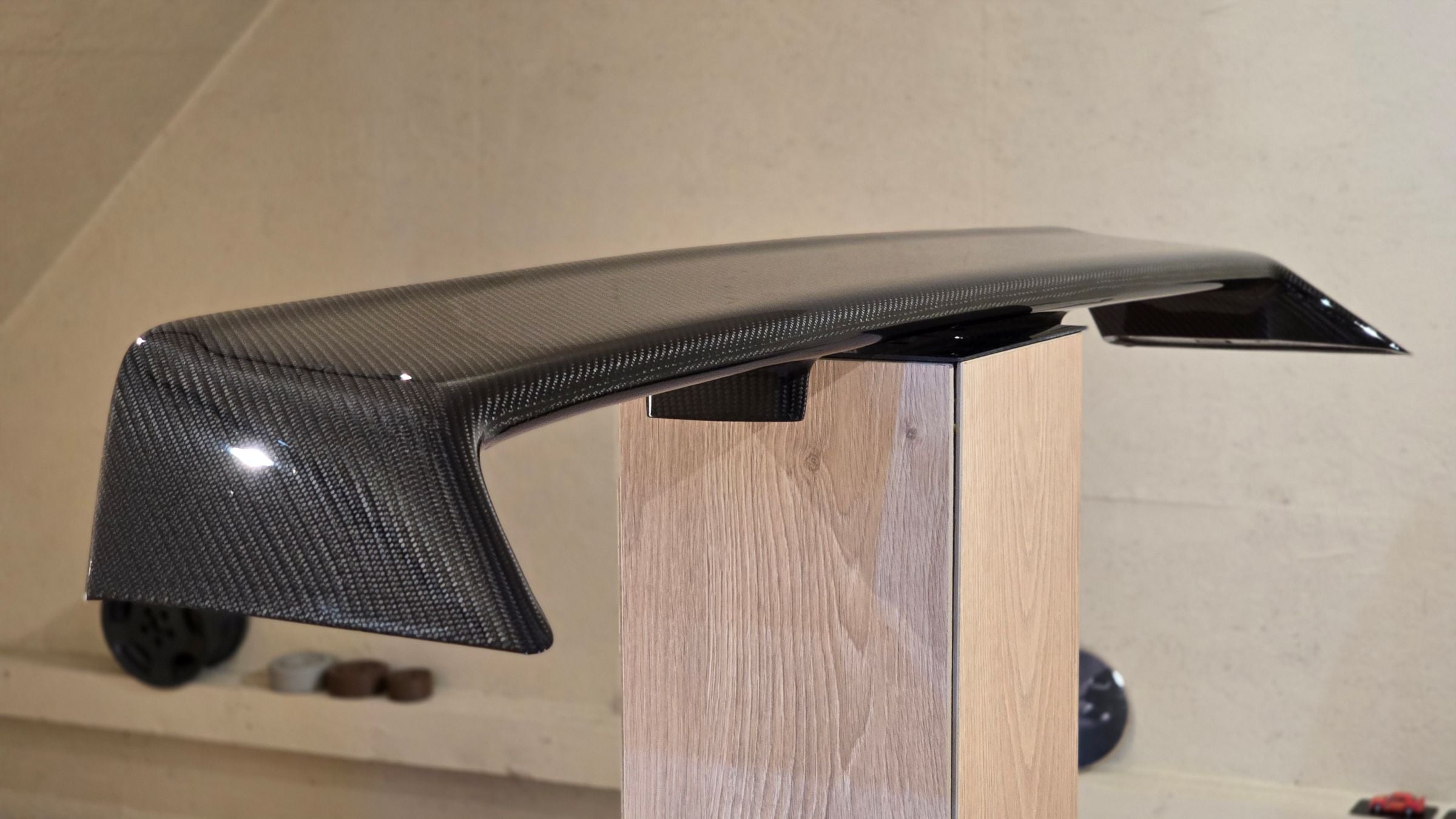Carbon fiber '2.3-16v' wing