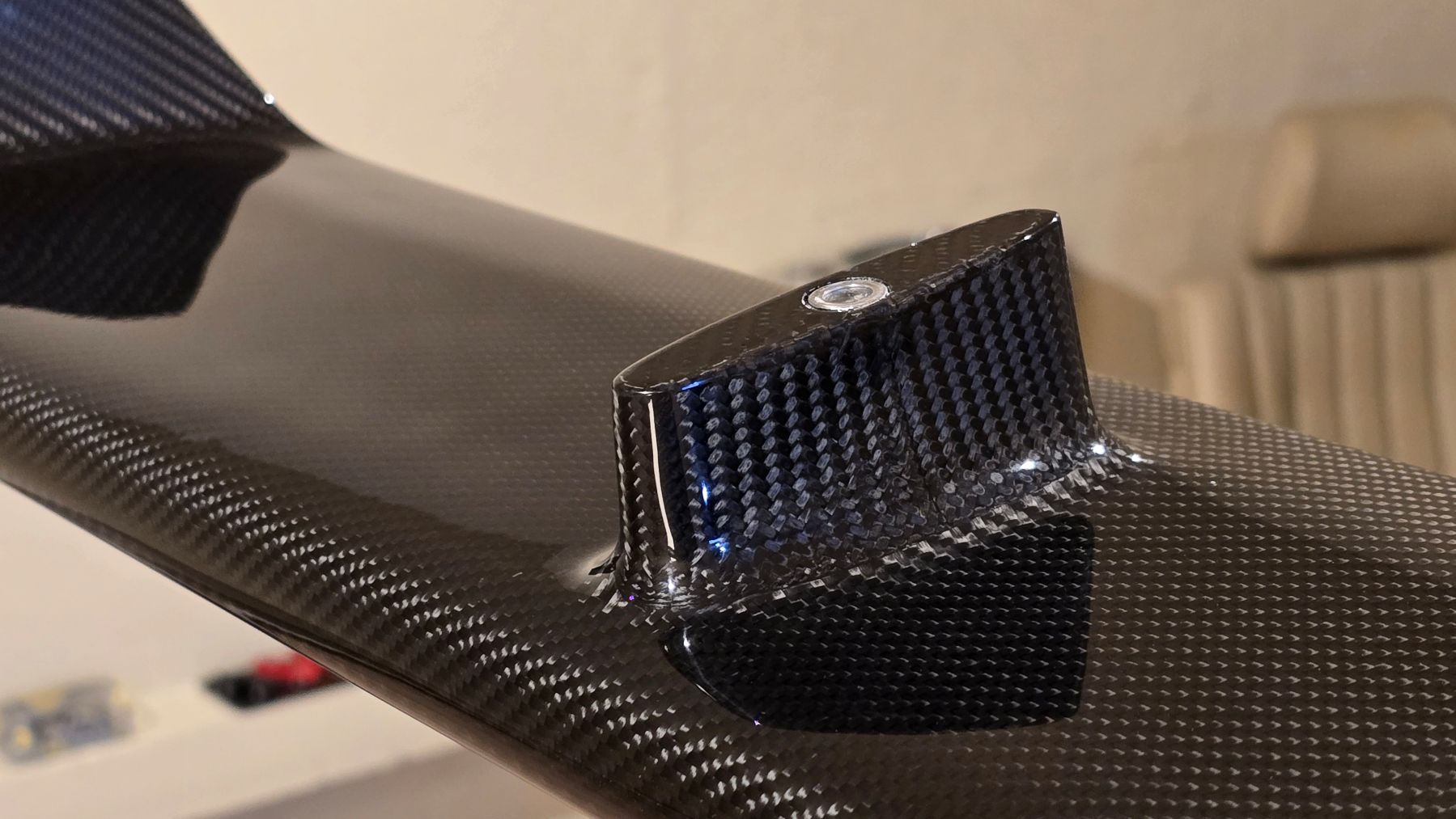 Carbon fiber '2.3-16v' wing