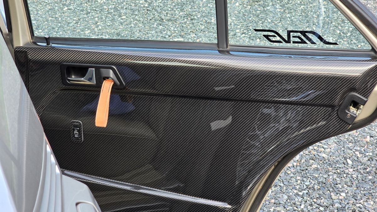 W201 Carbon fiber interior door panels
