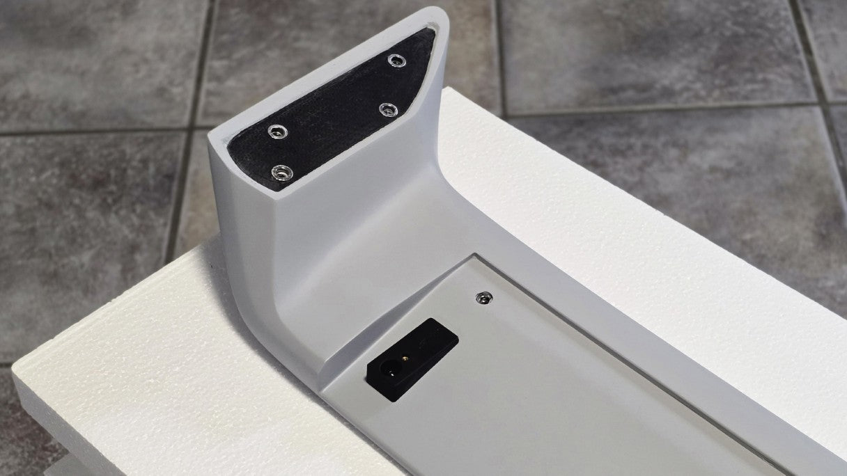 Wing with Adjustable Flap