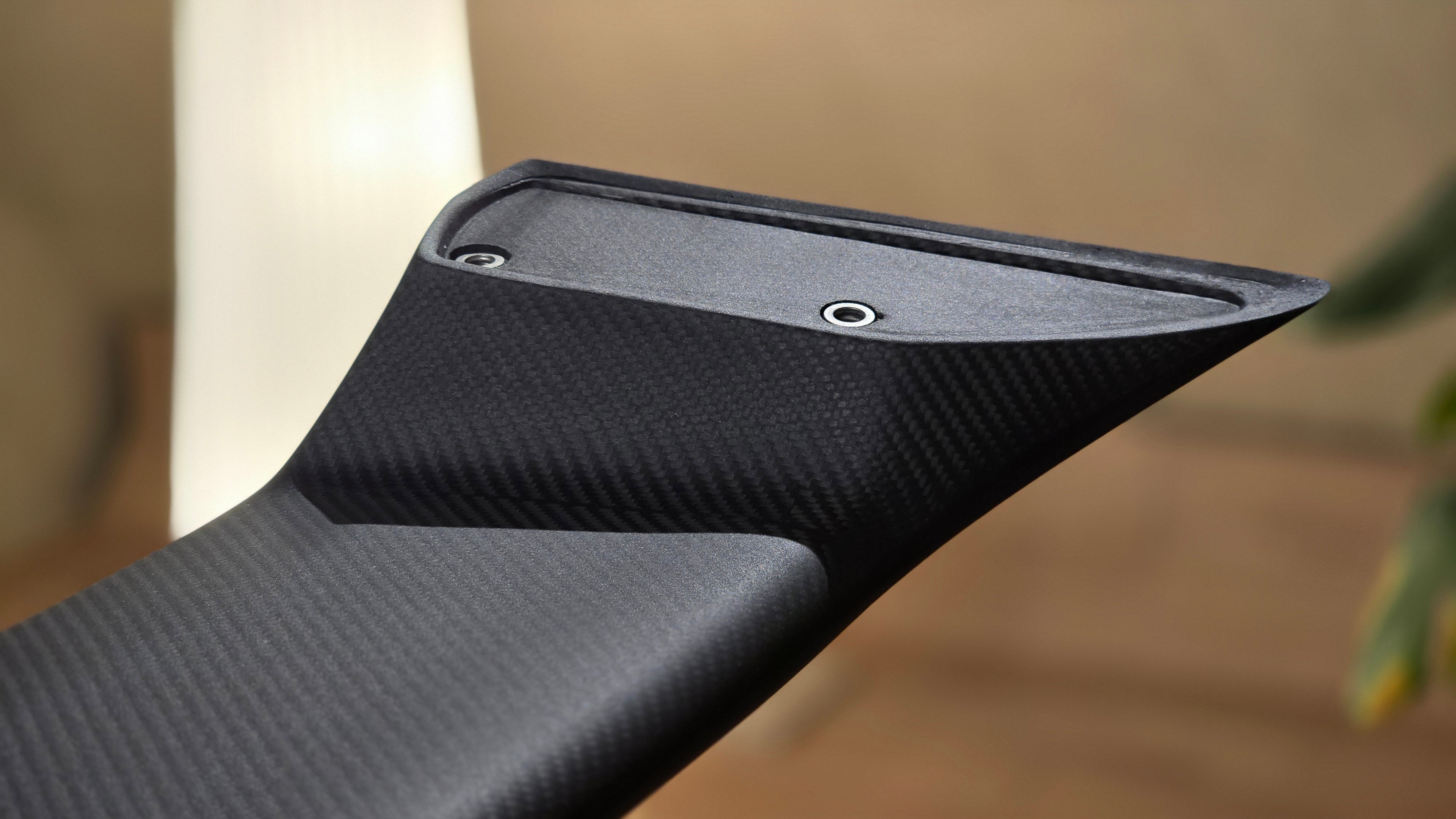 Carbon fiber '2.3-16v' wing