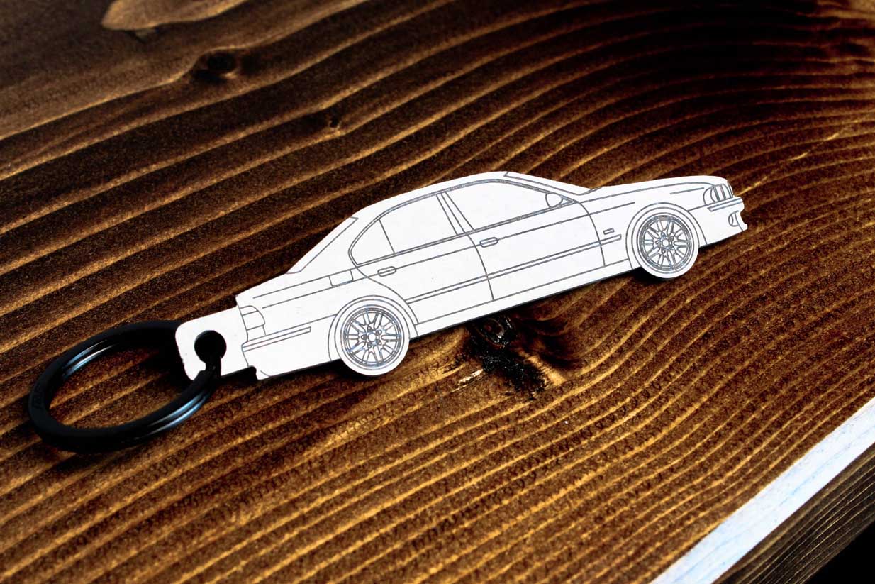 BMW M5 (E39) carbon fiber keychain